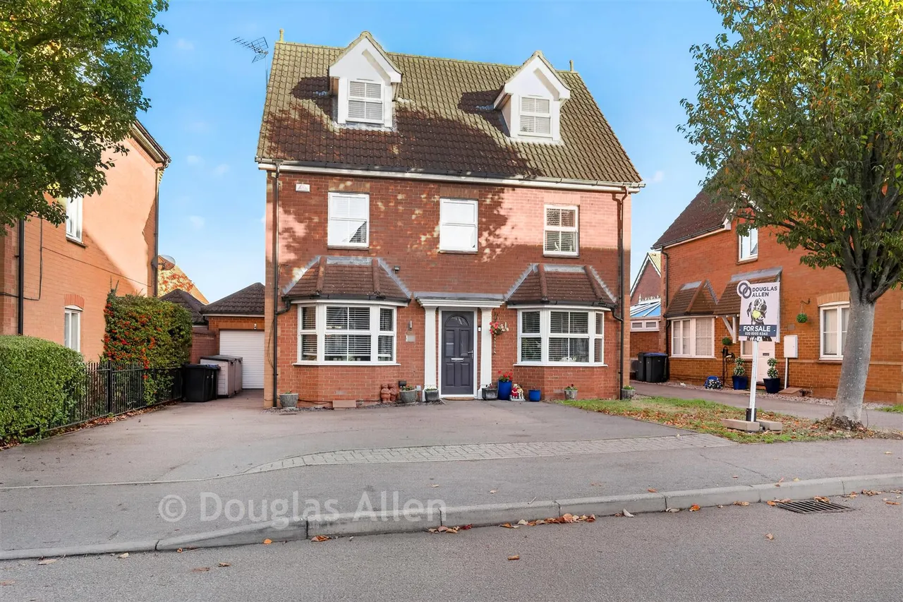 5 bed house for sale, Chelsea Gardens, Harlow, CM17