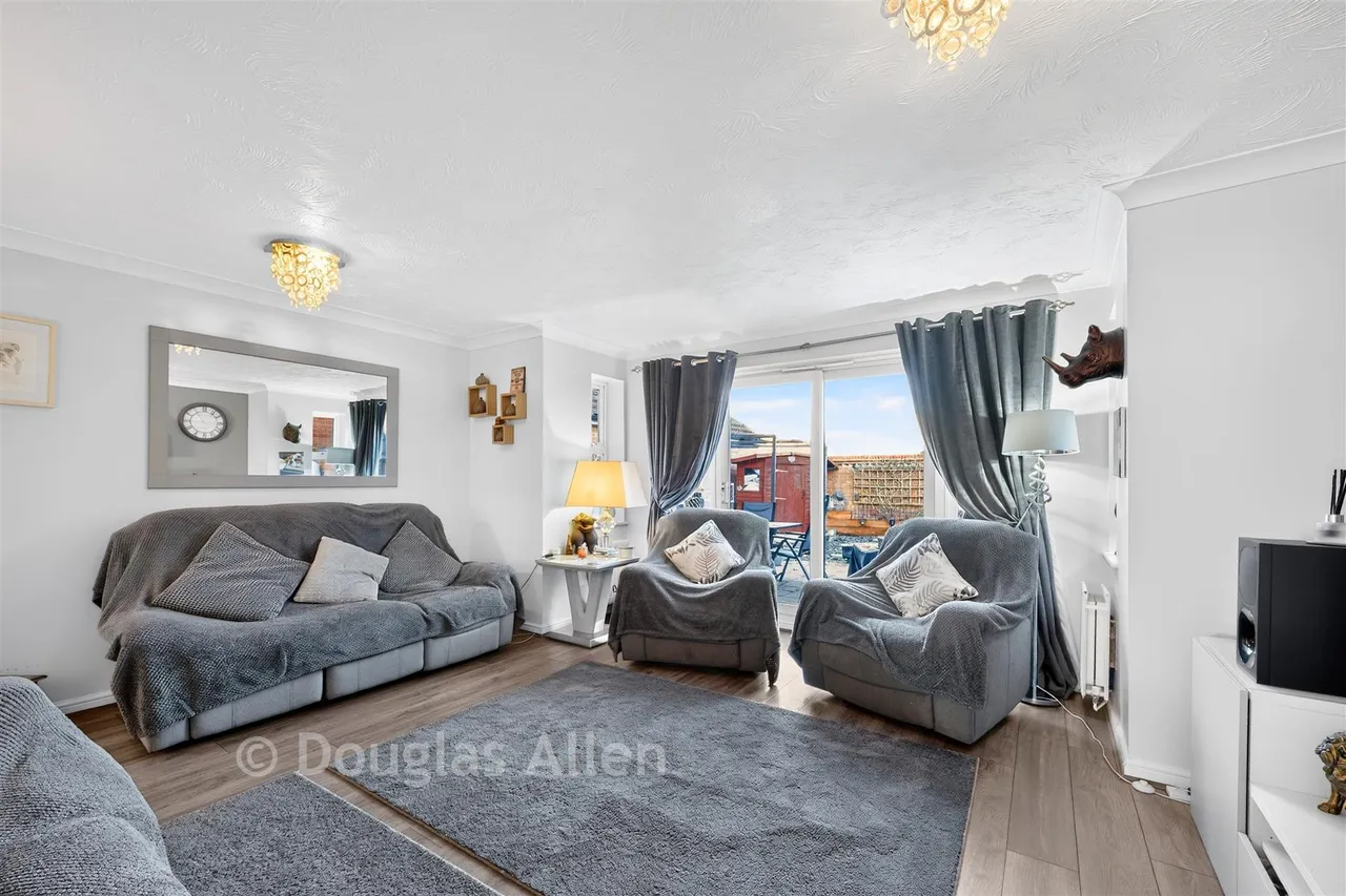 Chelsea Gardens, Harlow, CM17, photo 3
