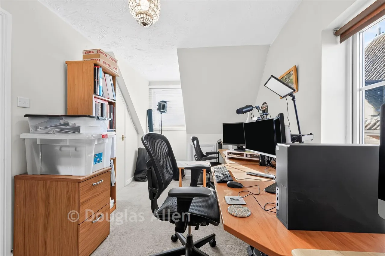 Chelsea Gardens, Harlow, CM17, photo 13