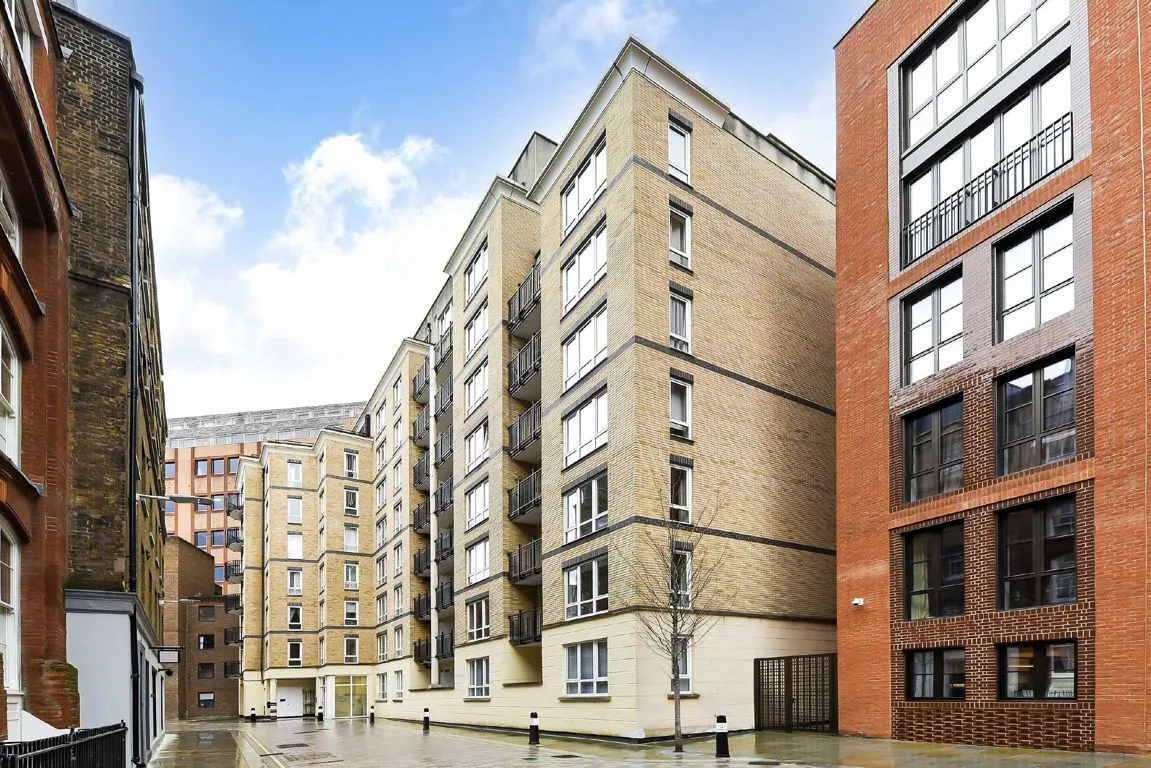 1 bed property to rent, Bartholomew Close, EC1A