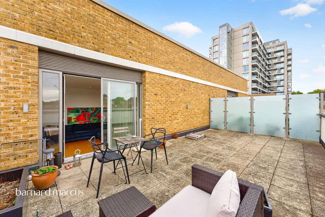 Acton Walk, London, N20, photo 19