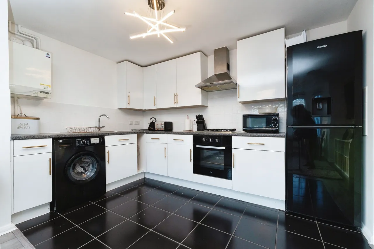 Halton Road, Kenley, Surrey, CR8, photo 3