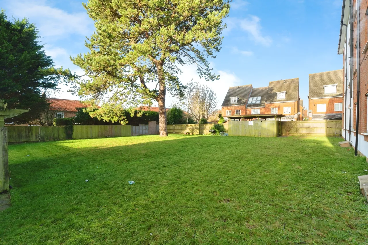 Halton Road, Kenley, Surrey, CR8, photo 6
