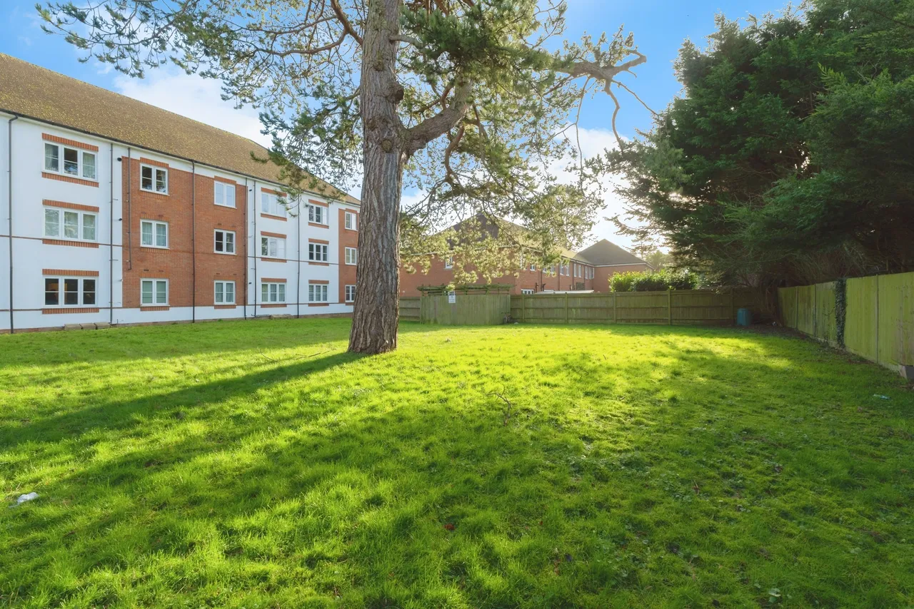 Halton Road, Kenley, Surrey, CR8, photo 15