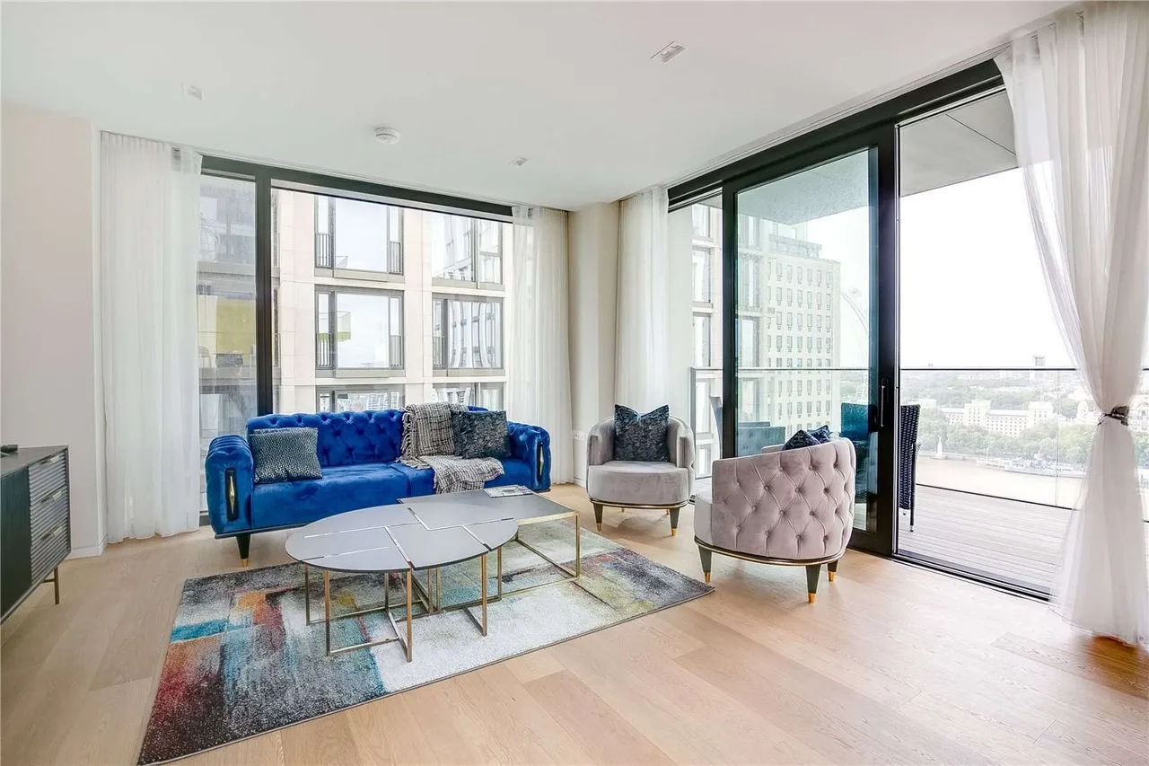 2 bed flat for sale — Casson Square, Southbank Place, Waterloo, London, SE1 7GT