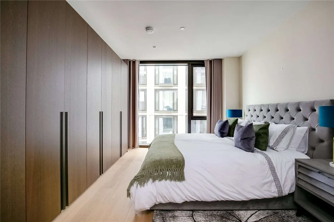 Casson Square, Southbank Place, Waterloo, London, SE1 7GT, photo 4