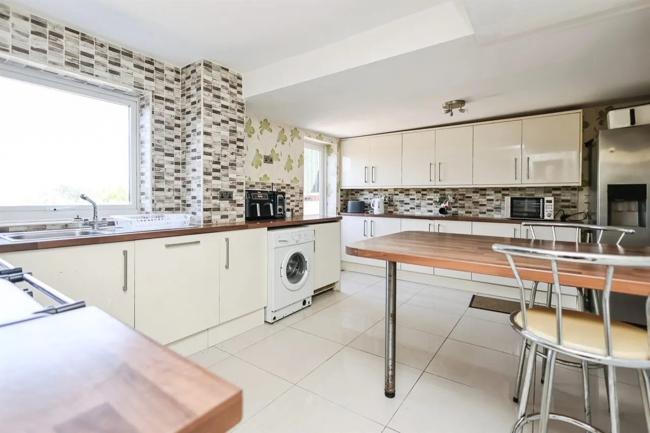 Kings Road, Kings Heath, B14, photo 6