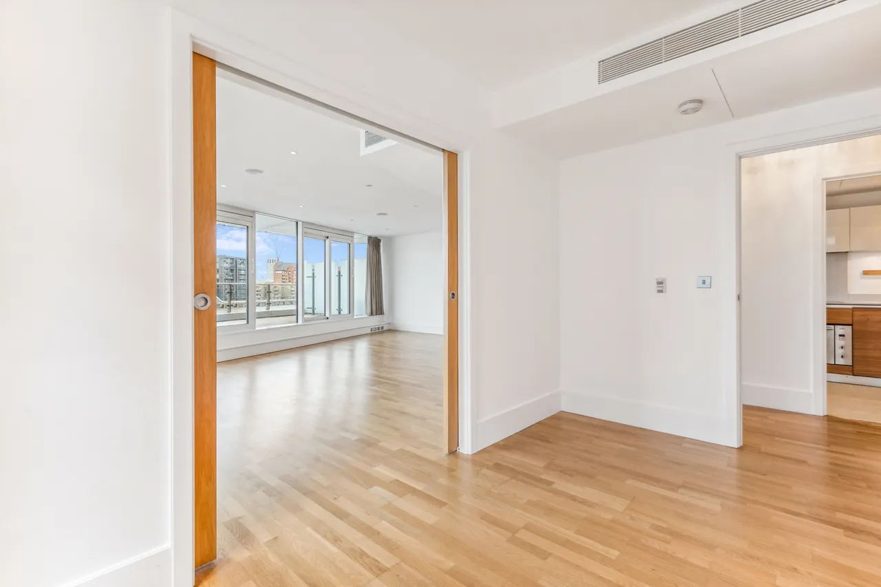 Juniper Drive, London, SW18, photo 17