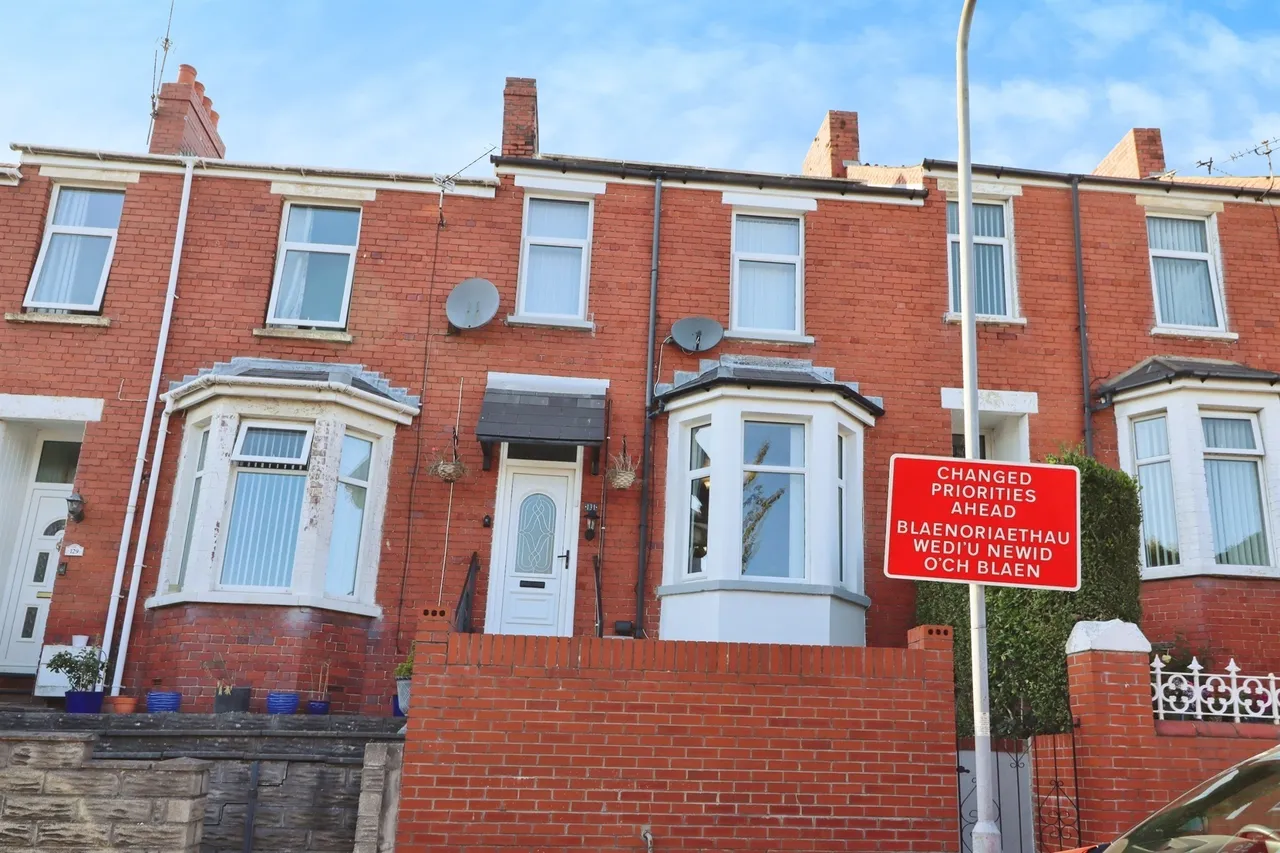 3 bed house for sale — Porthkerry Road, Barry