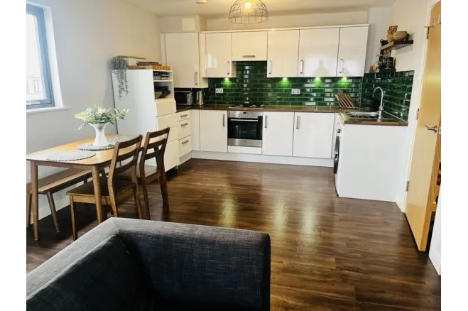 1 bed flat for sale — 1 Cairns Avenue, London