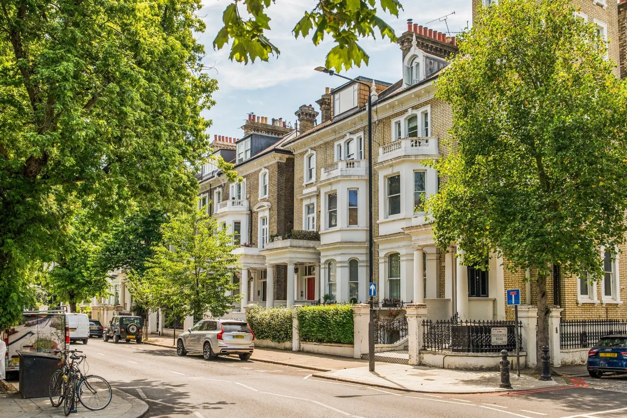 2 bed flat for sale, Redcliffe Gardens, Chelsea, SW10