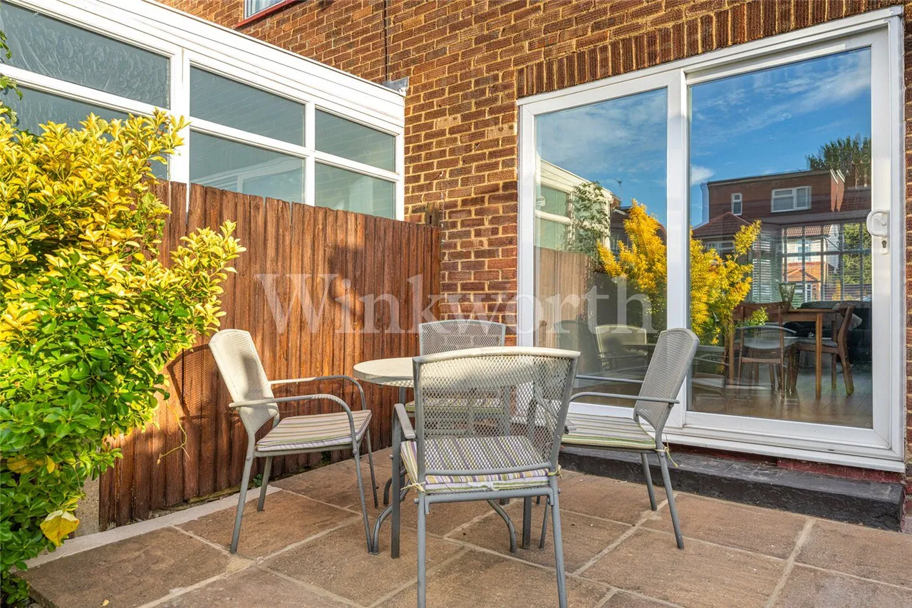 Cheviot Gardens, London, NW2, photo 11