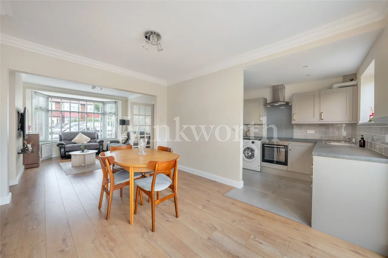 Cheviot Gardens, London, NW2, photo 4