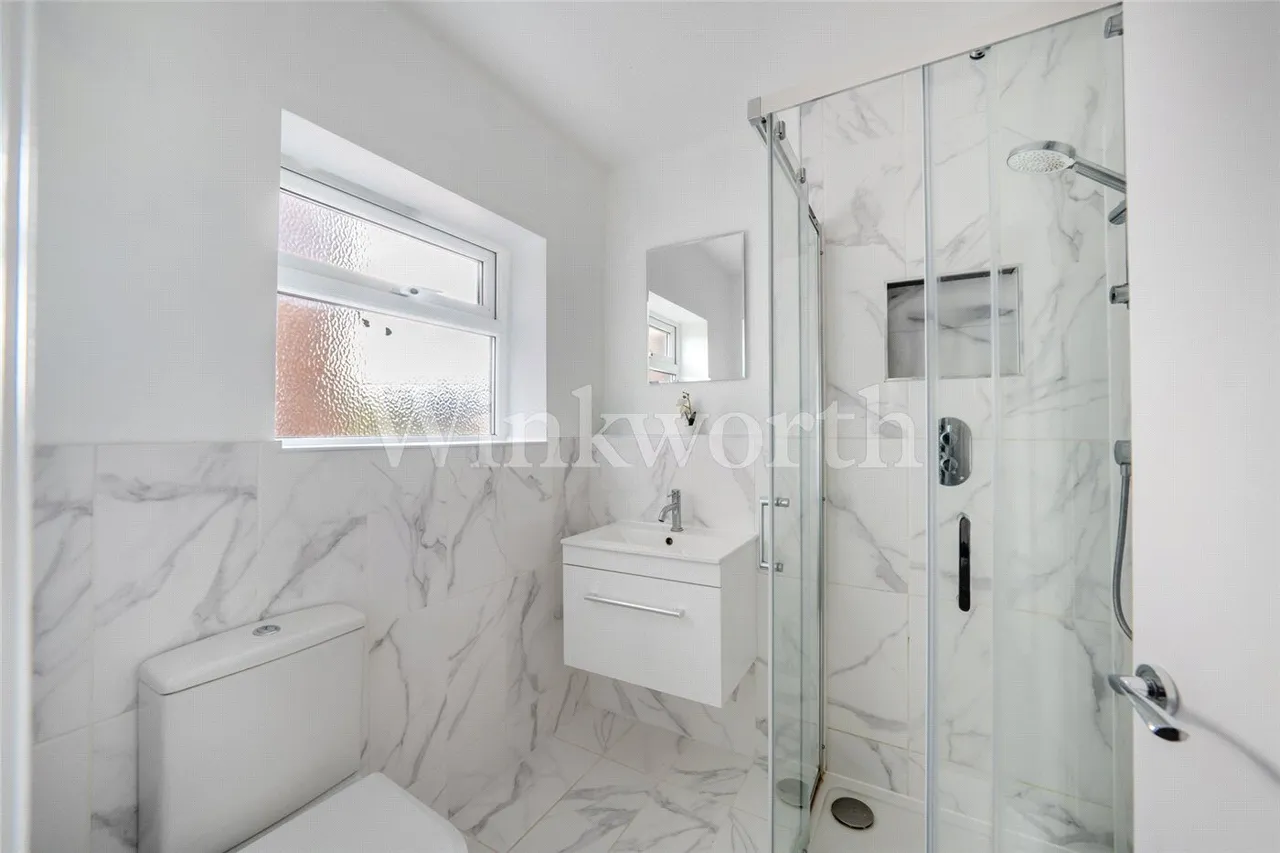 Cheviot Gardens, London, NW2, photo 2