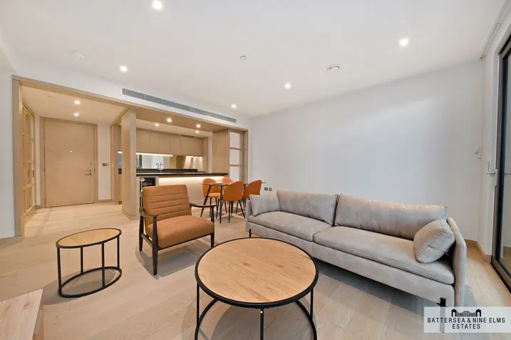 2 bed flat for sale, Embassy Gardens, SW11