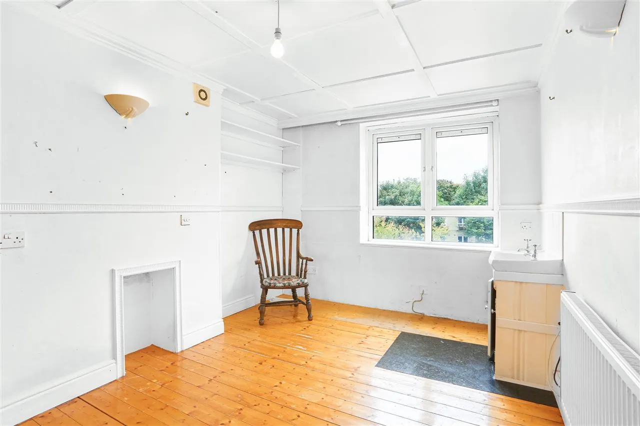 Buckhurst House, Dalmeny Avenue, London, photo 5