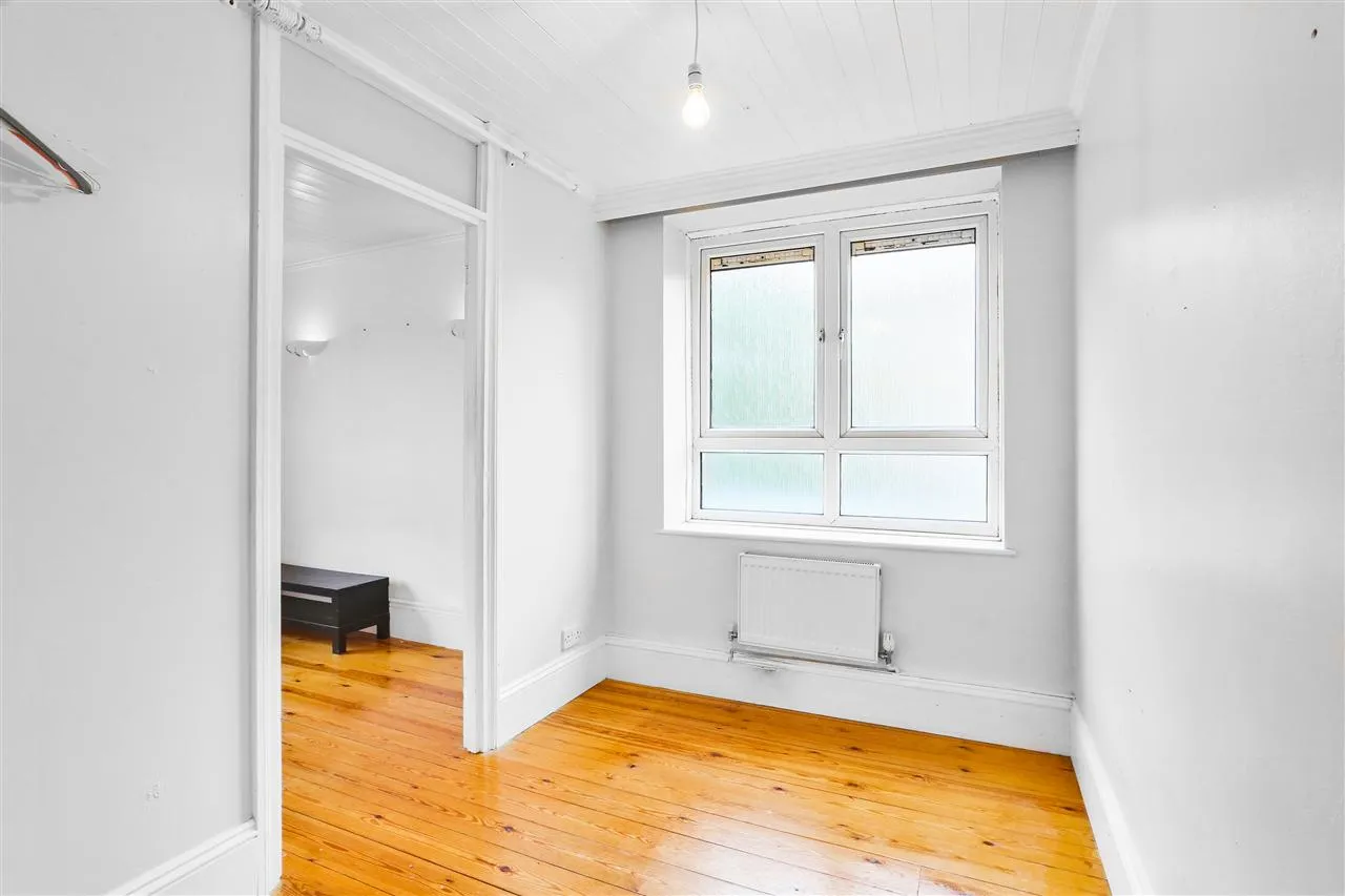 Buckhurst House, Dalmeny Avenue, London, photo 8