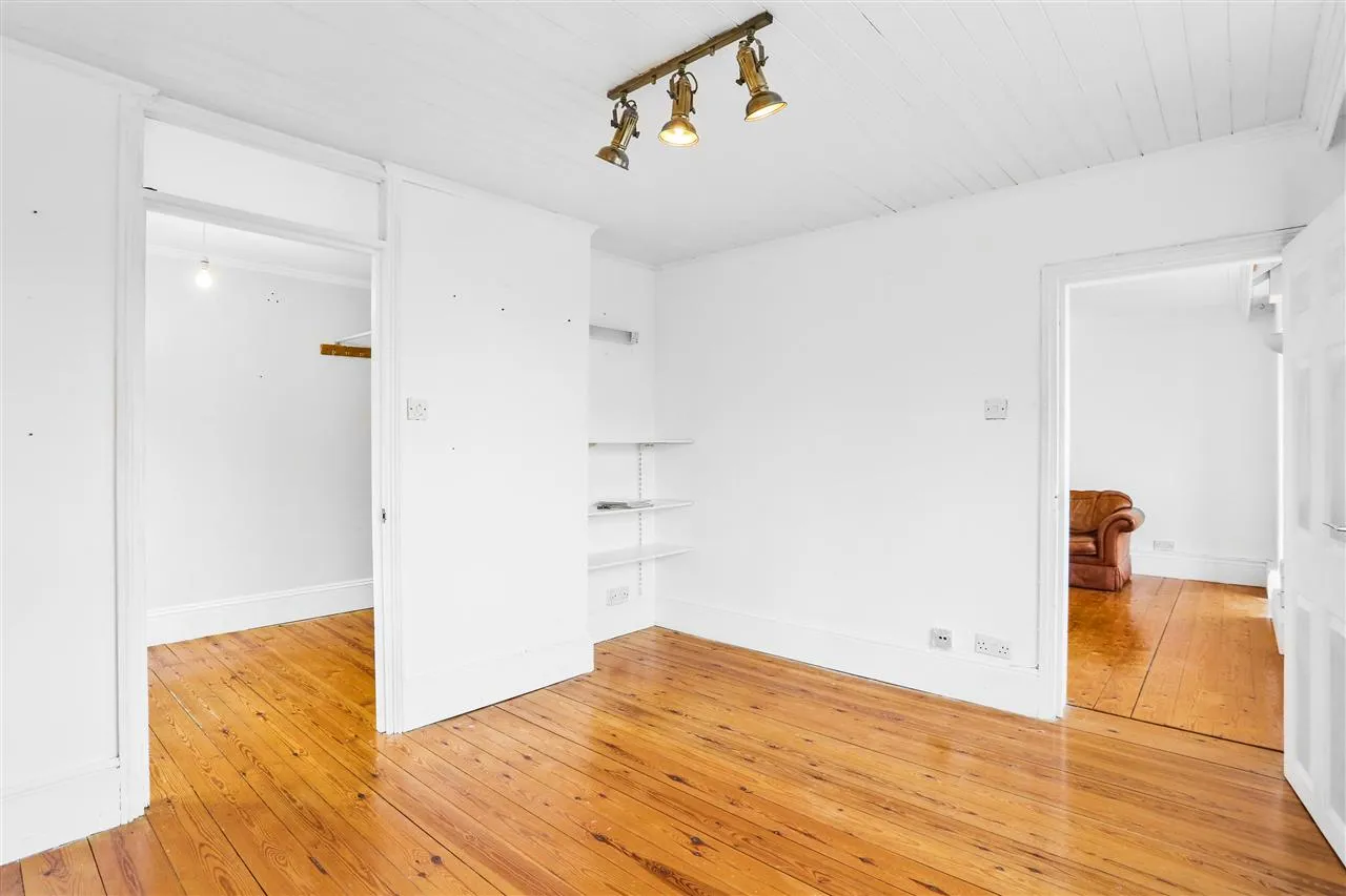 Buckhurst House, Dalmeny Avenue, London, photo 10