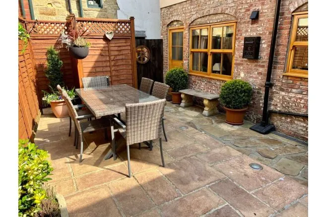 Oswy Square, Whitby, YO21, photo 6