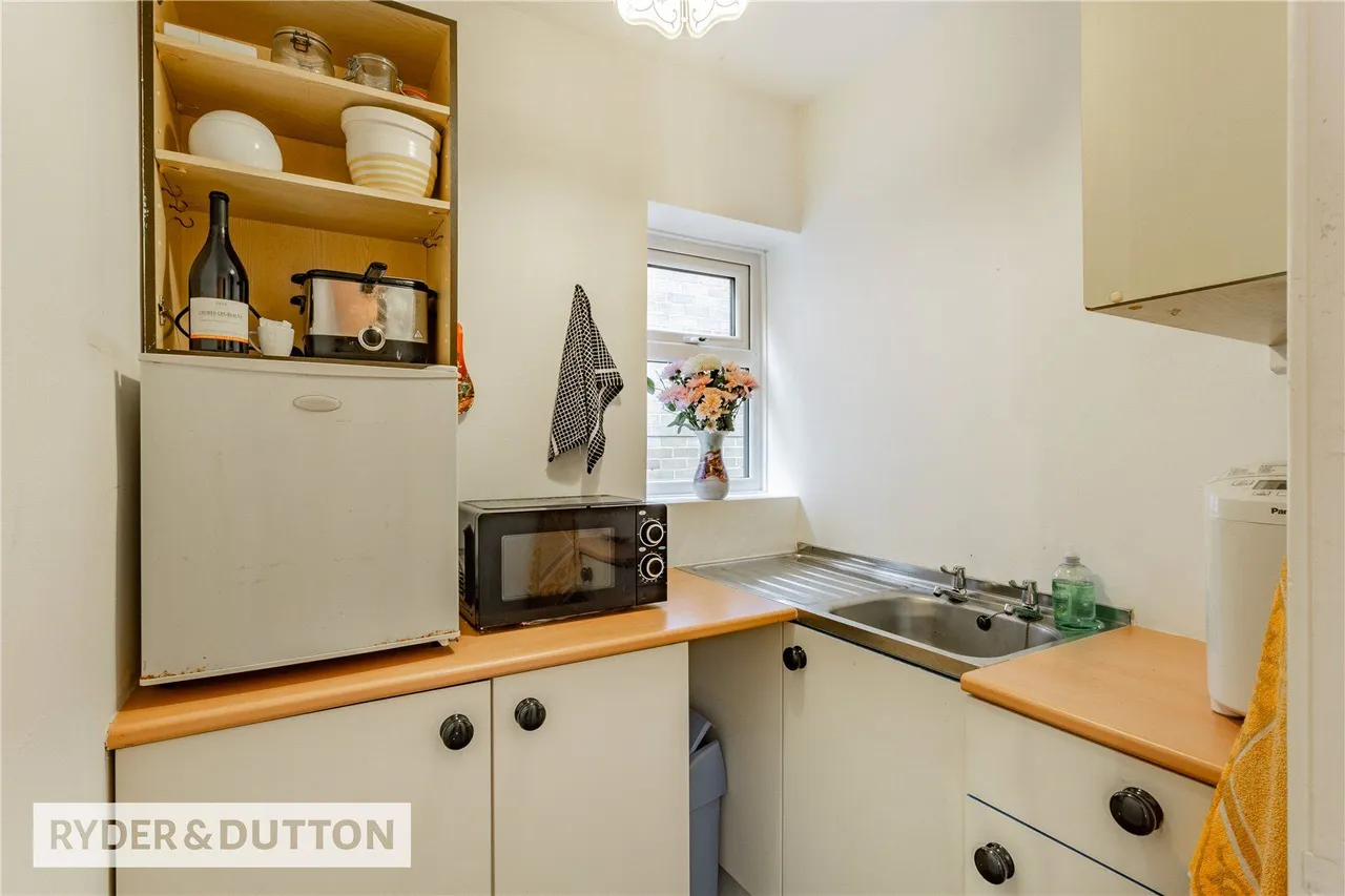 Thorncliffe Park, Royton, OL2, photo 16