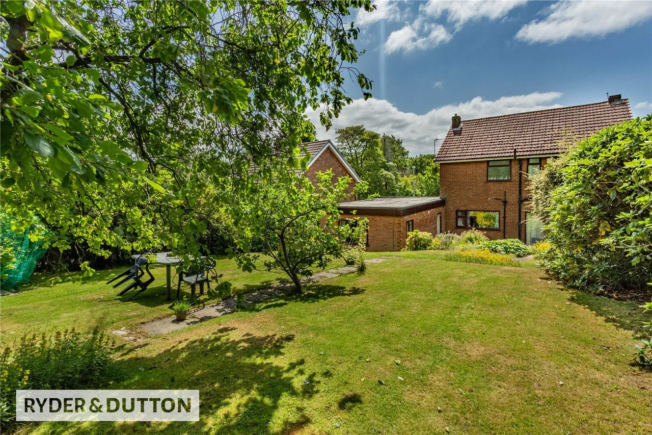 Thorncliffe Park, Royton, OL2, photo 3