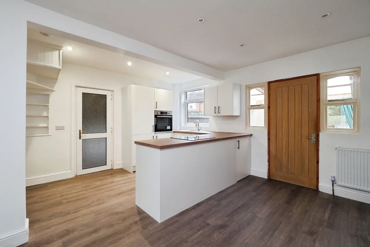 Lilac Crescent, Beeston, Nottingham, Nottinghamshire, NG9, photo 5