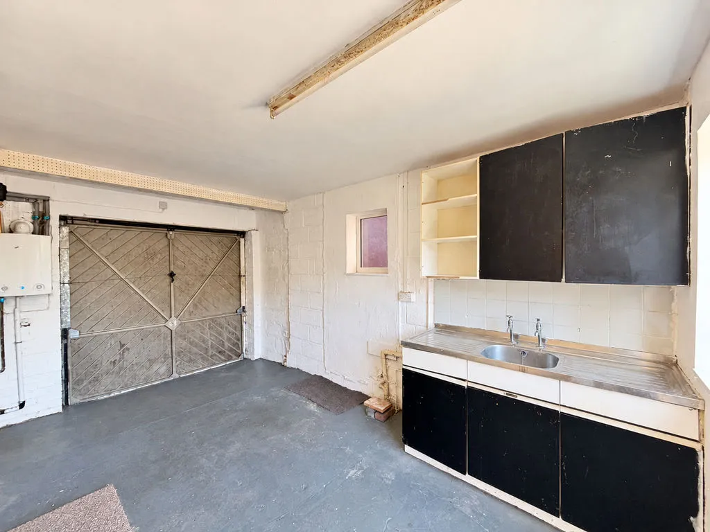 Fishley Close, Lower Farm, WS3, photo 7