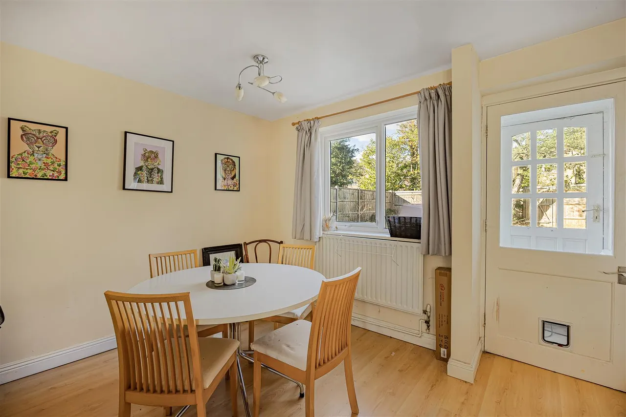 Abingdon Drive, Caversham, RG4, photo 8