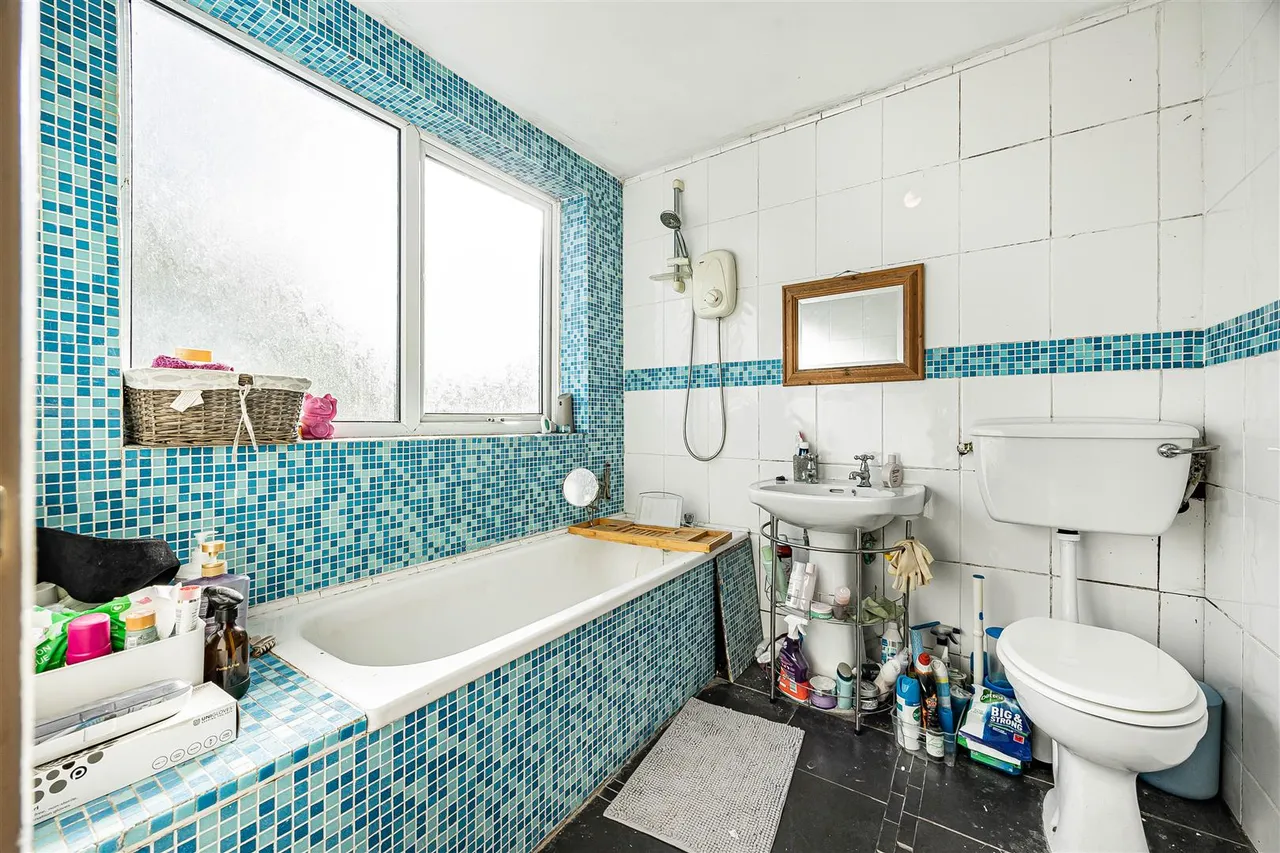 Abingdon Drive, Caversham, RG4, photo 13