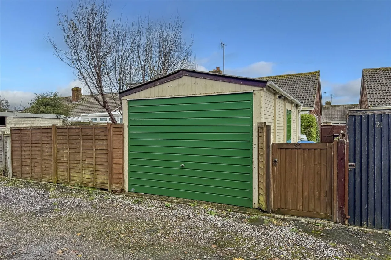 East Preston, Littlehampton, BN16, photo 11