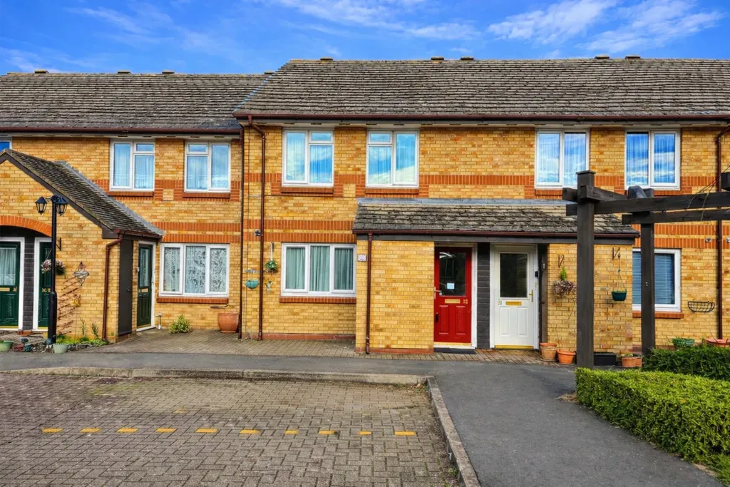 1 bed flat for sale, Auriol Drive, Hillingdon, UB10
