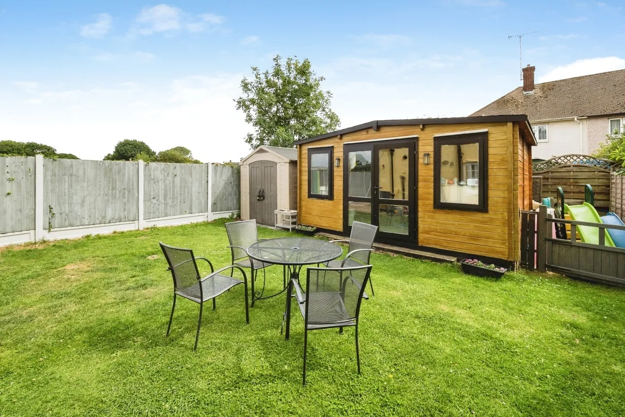 Hamble Lane, South Ockendon, RM15, photo 3