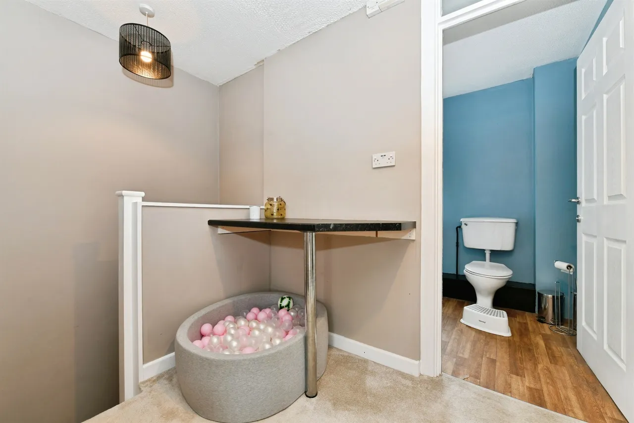 Barnard Court, Wells, BA5, photo 11
