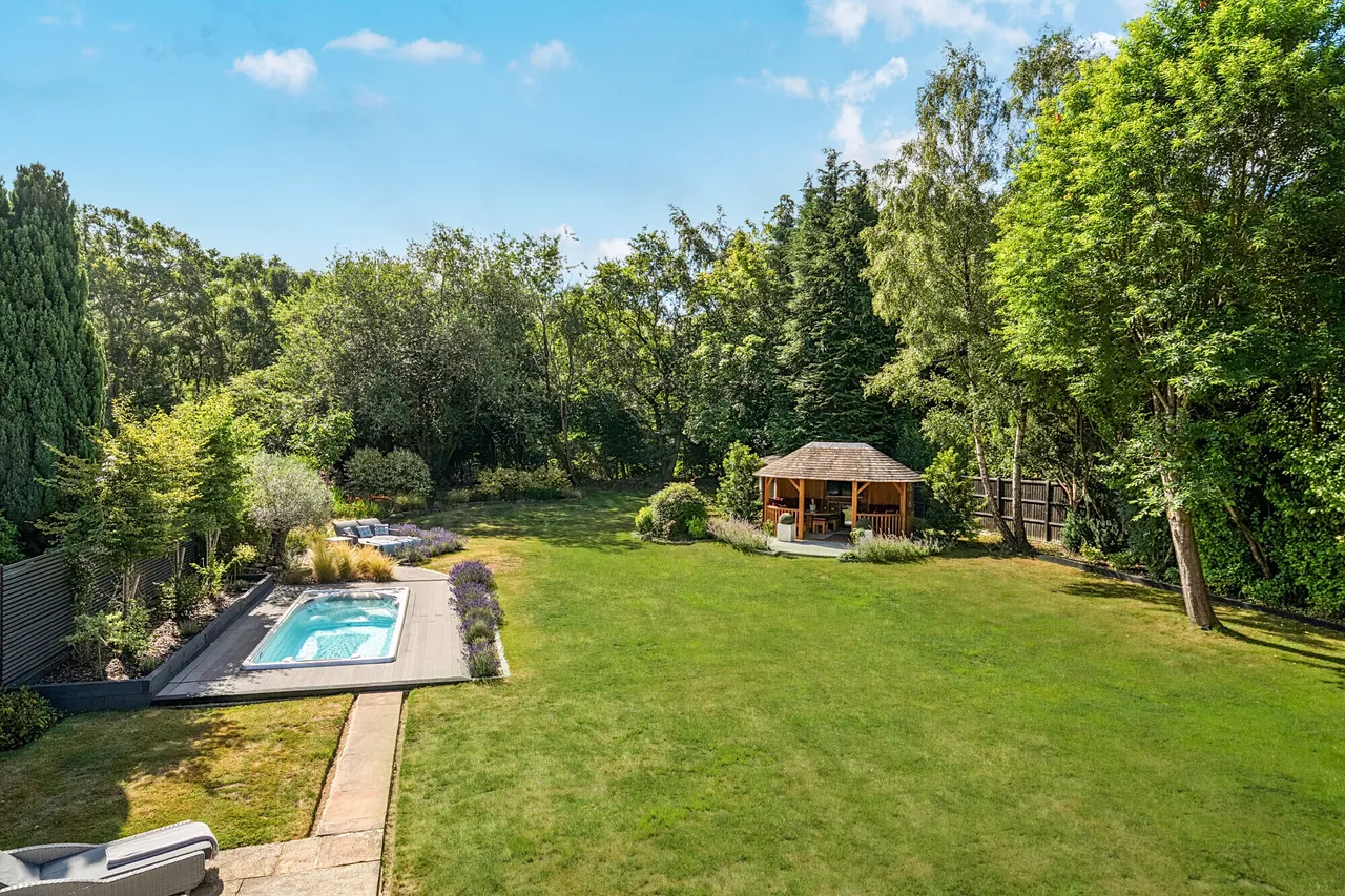 Knowle Grove, Virginia Water, GU25, photo 6