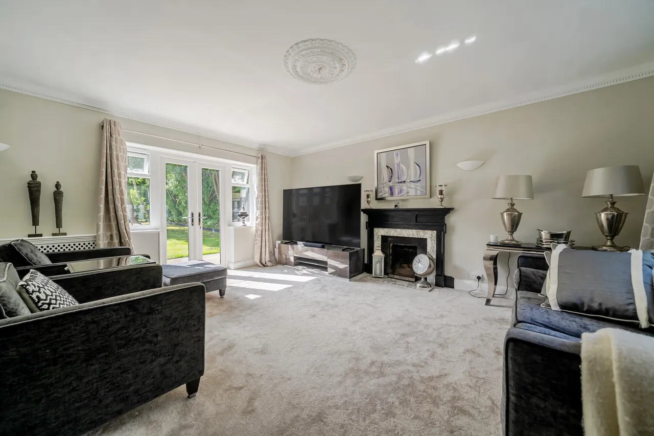 Knowle Grove, Virginia Water, GU25, photo 3