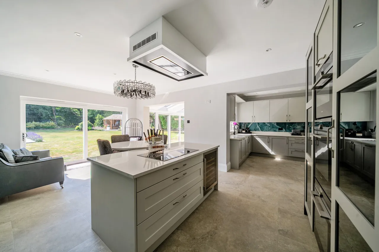 Knowle Grove, Virginia Water, GU25, photo 10
