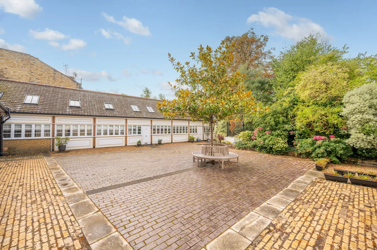 4 Jack Straws Castle, North End Way, London, photo 4
