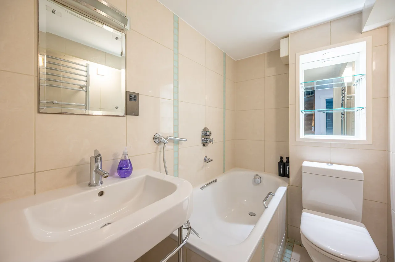 4 Jack Straws Castle, North End Way, London, photo 9