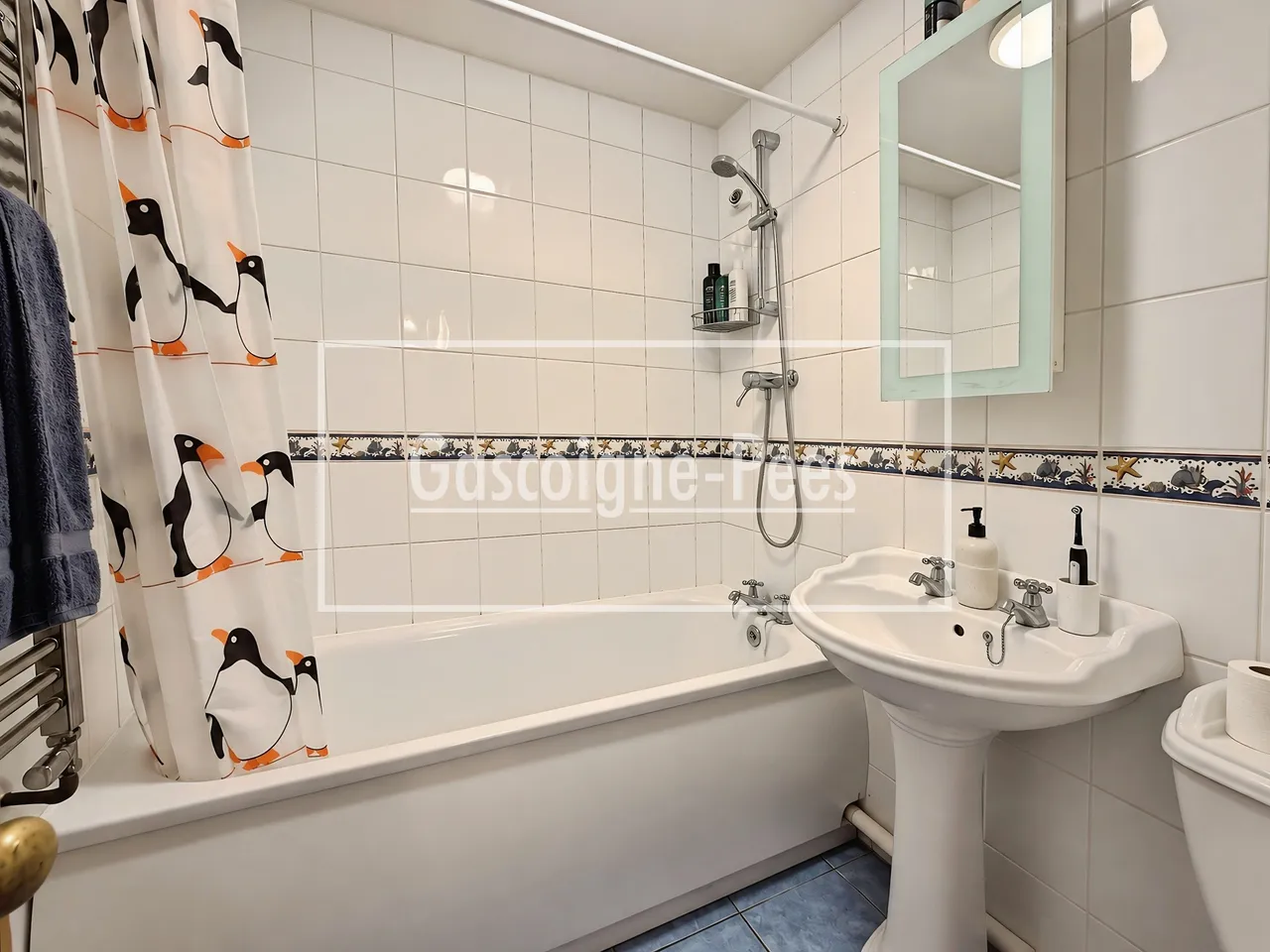 Horsham, RH12, photo 5