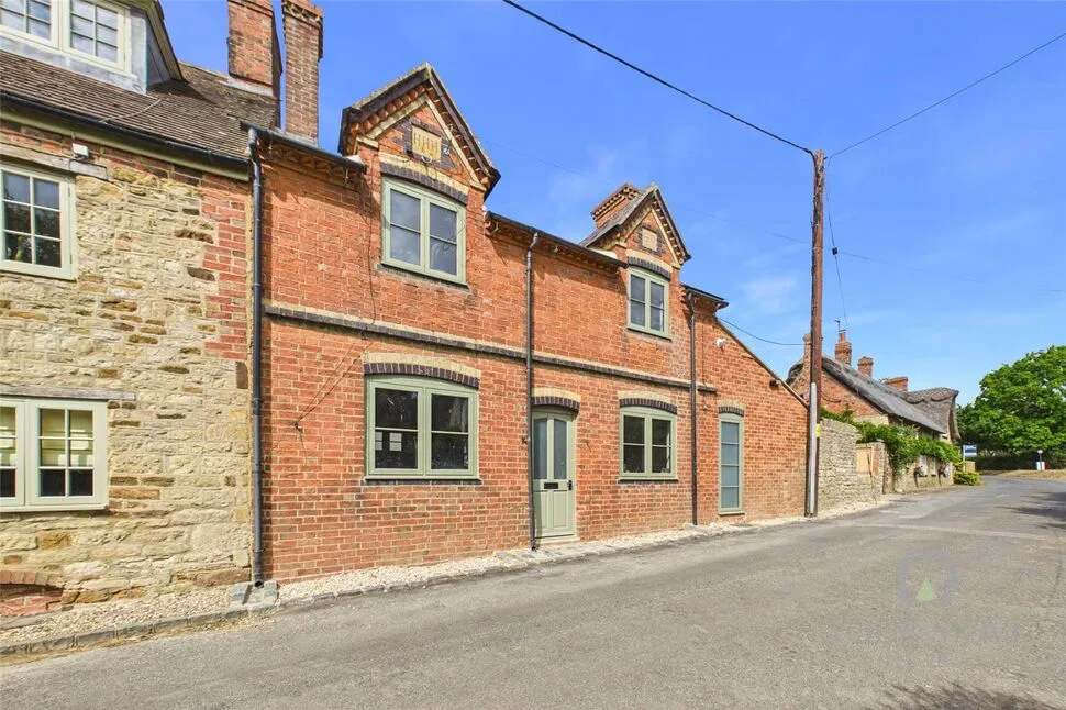 2 bed house for sale — High Street, Weston, Northamptonshire, NN12