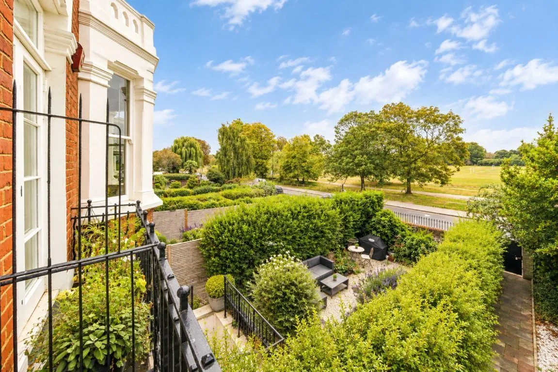 Clapham Common North Side, SW4, photo 3