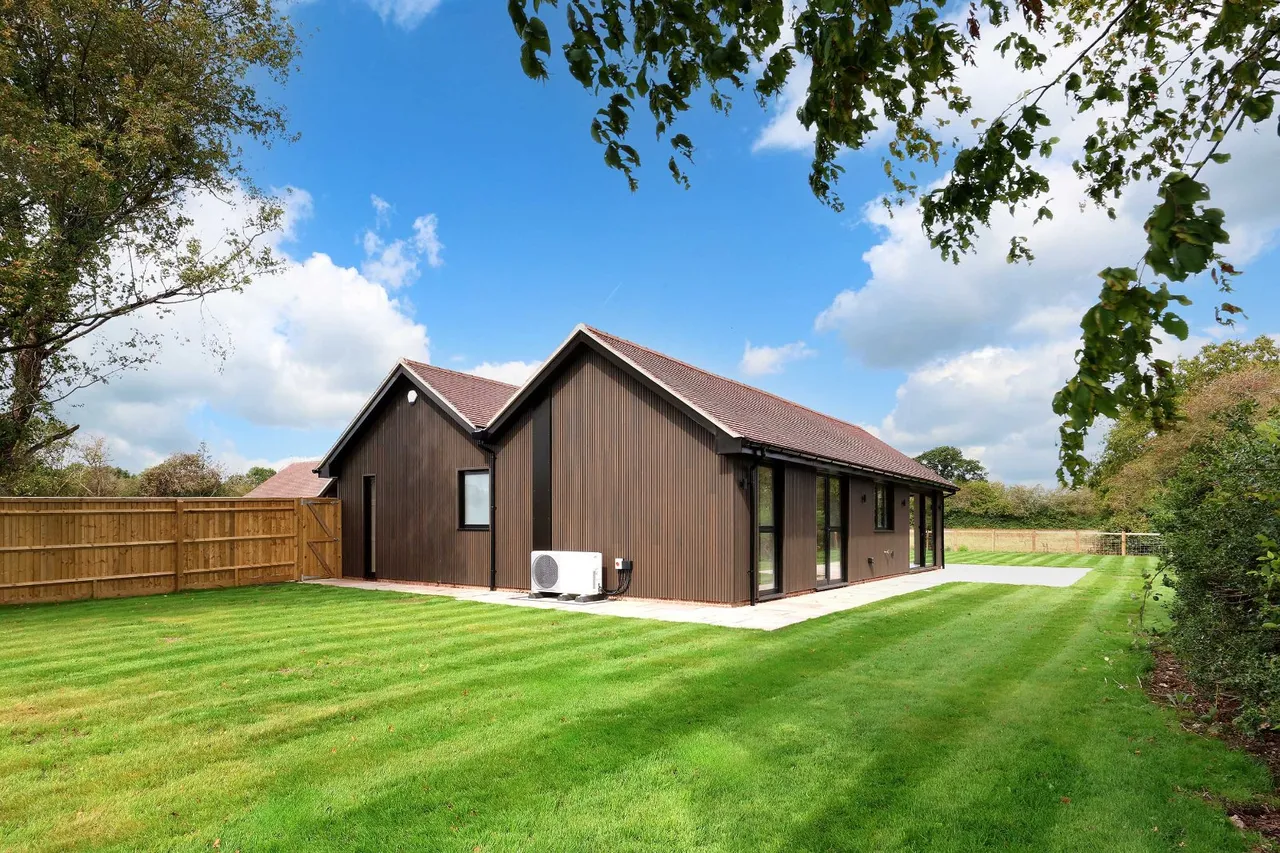 Rookery Meadow, Holmer Green, HP15, photo 17