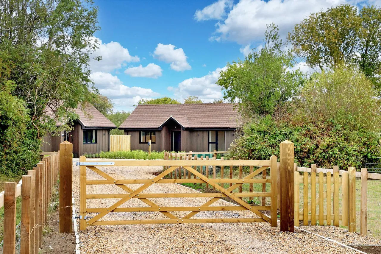 Rookery Meadow, Holmer Green, HP15, photo 18