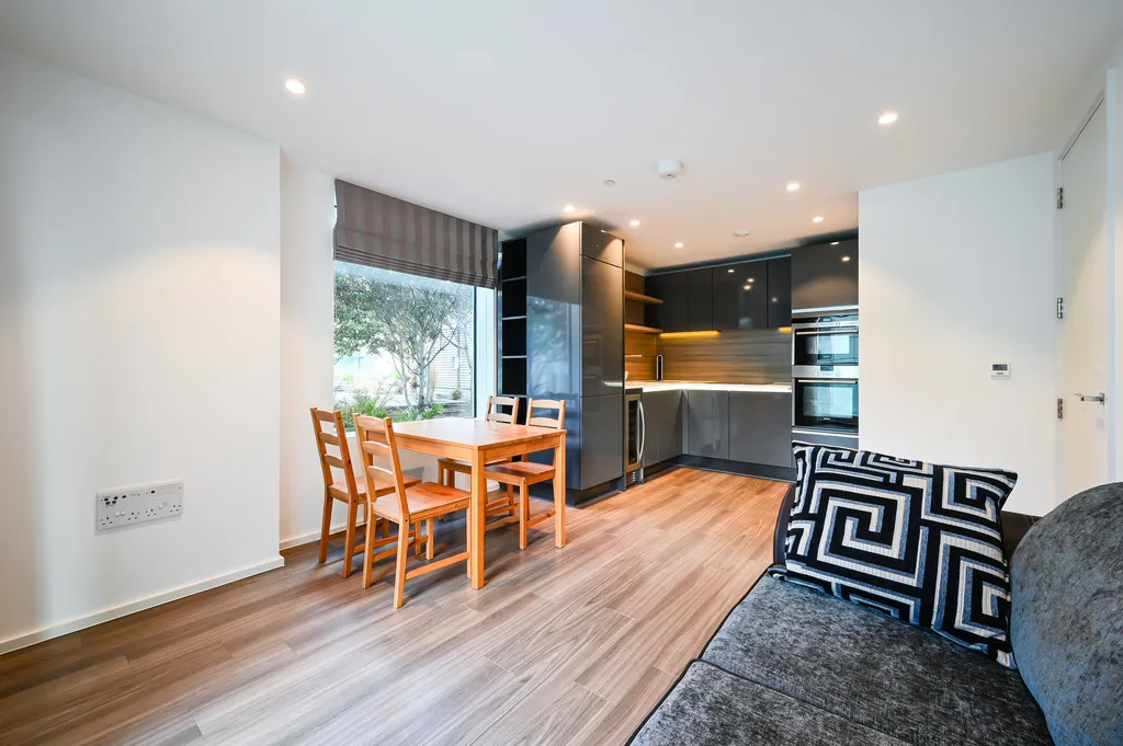 1 bed flat to rent, Buckhold Road, London, SW18