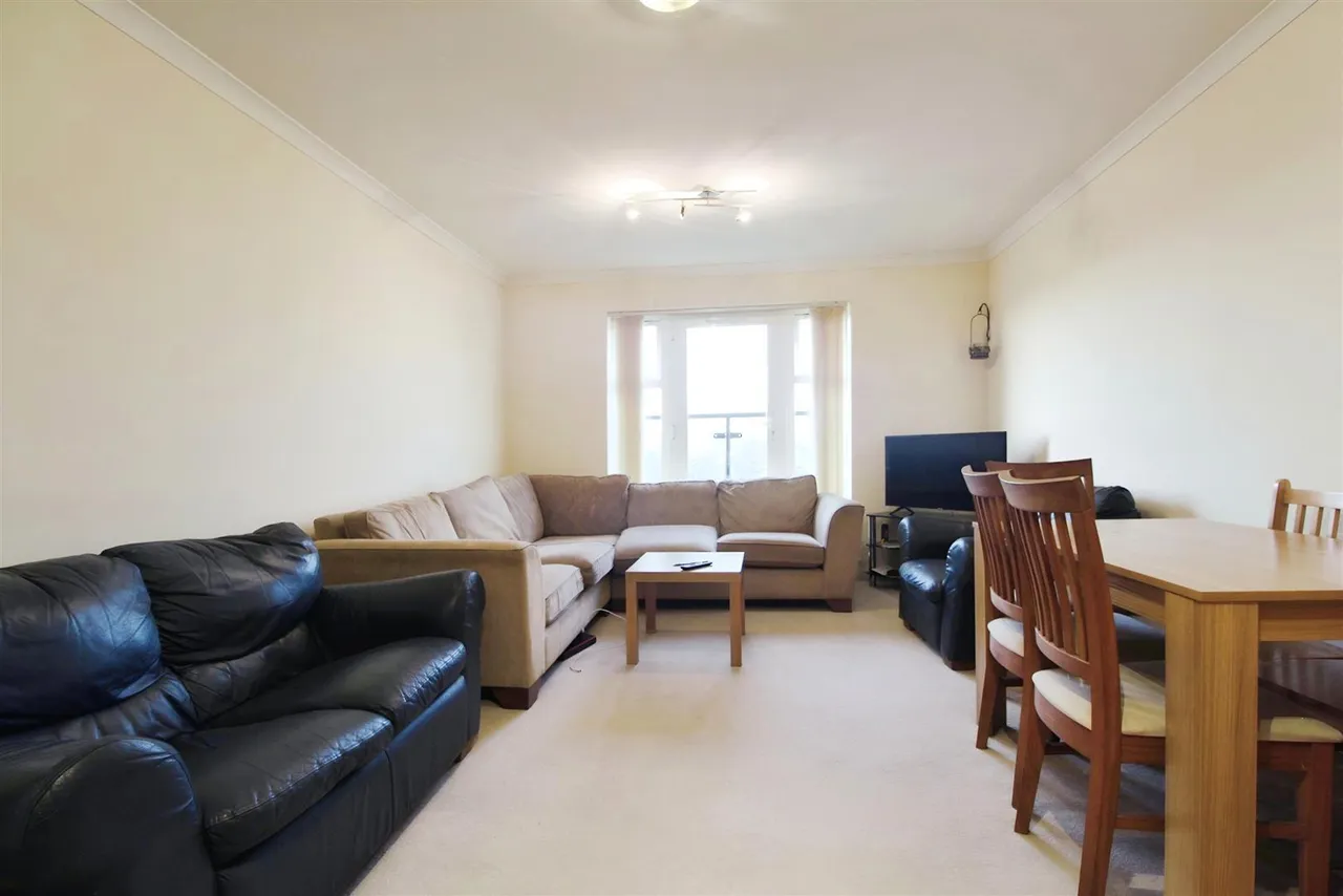 Bower Way, Slough, photo 2