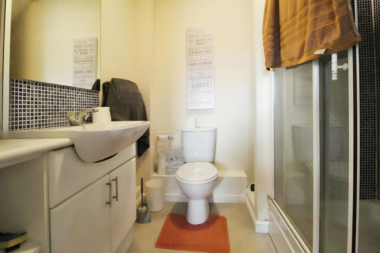 Bower Way, Slough, photo 9