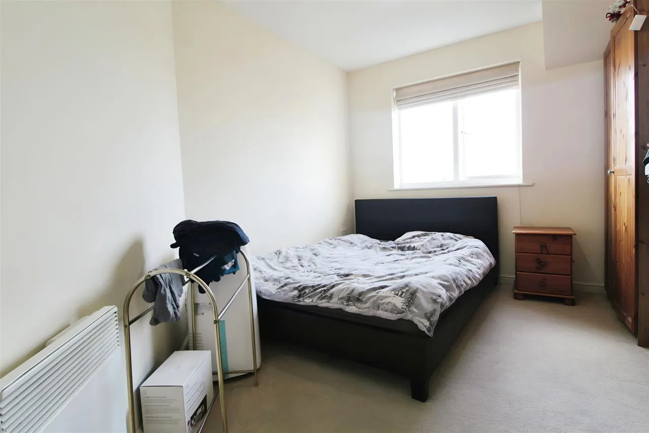 Bower Way, Slough, photo 8