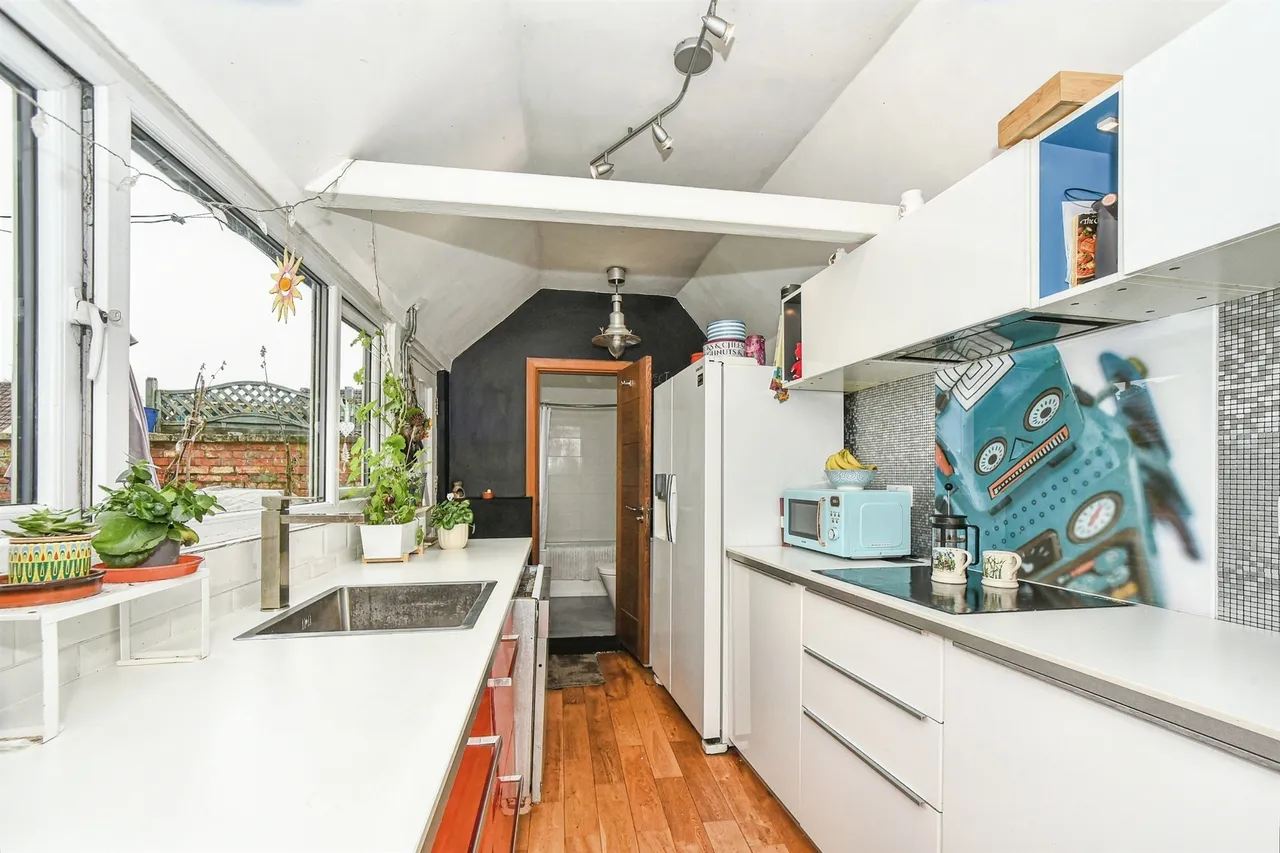 Wood Street, Calne, SN11, photo 2