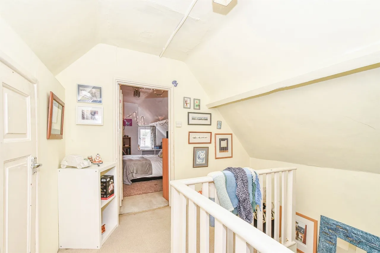 Wood Street, Calne, SN11, photo 11