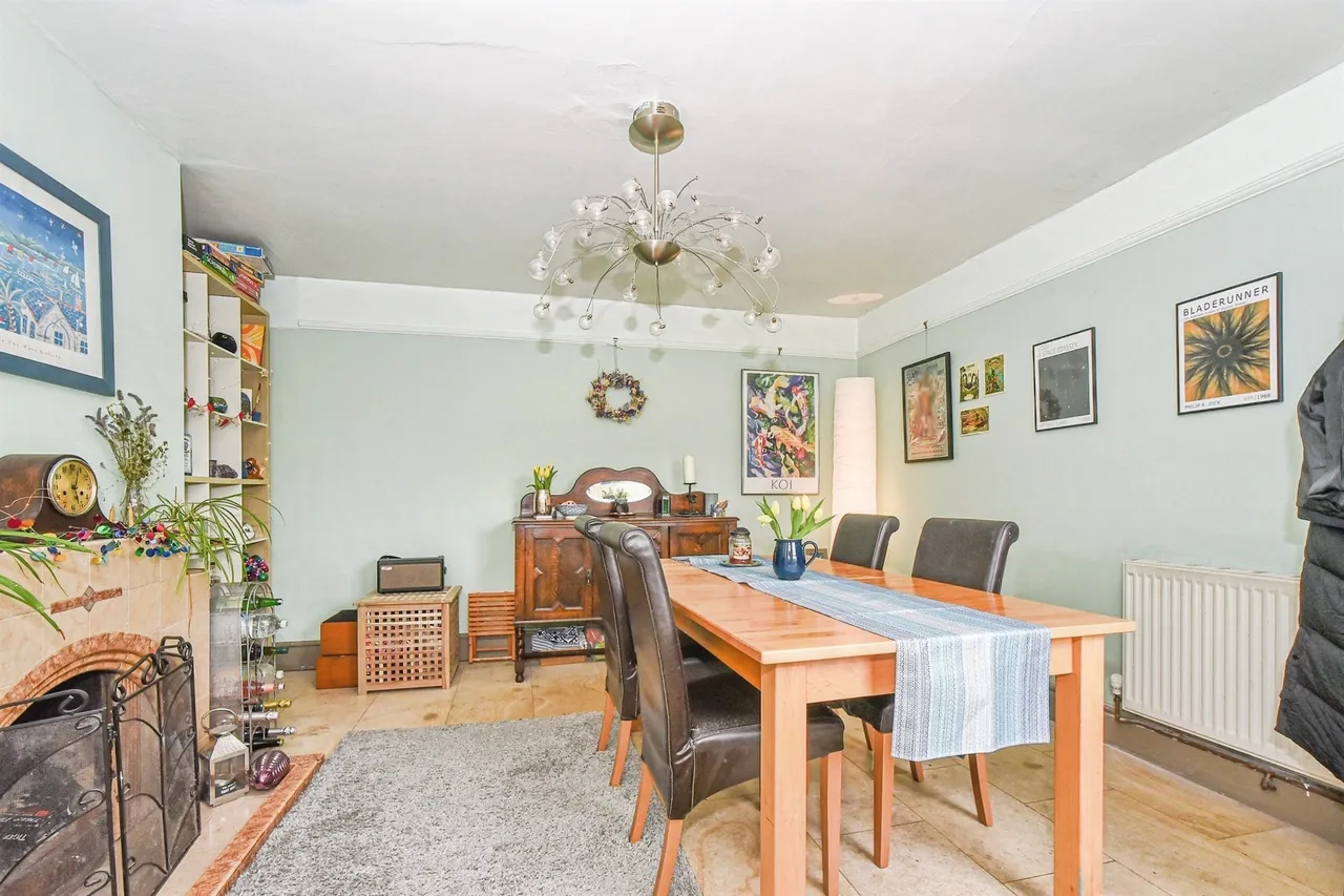 Wood Street, Calne, SN11, photo 4